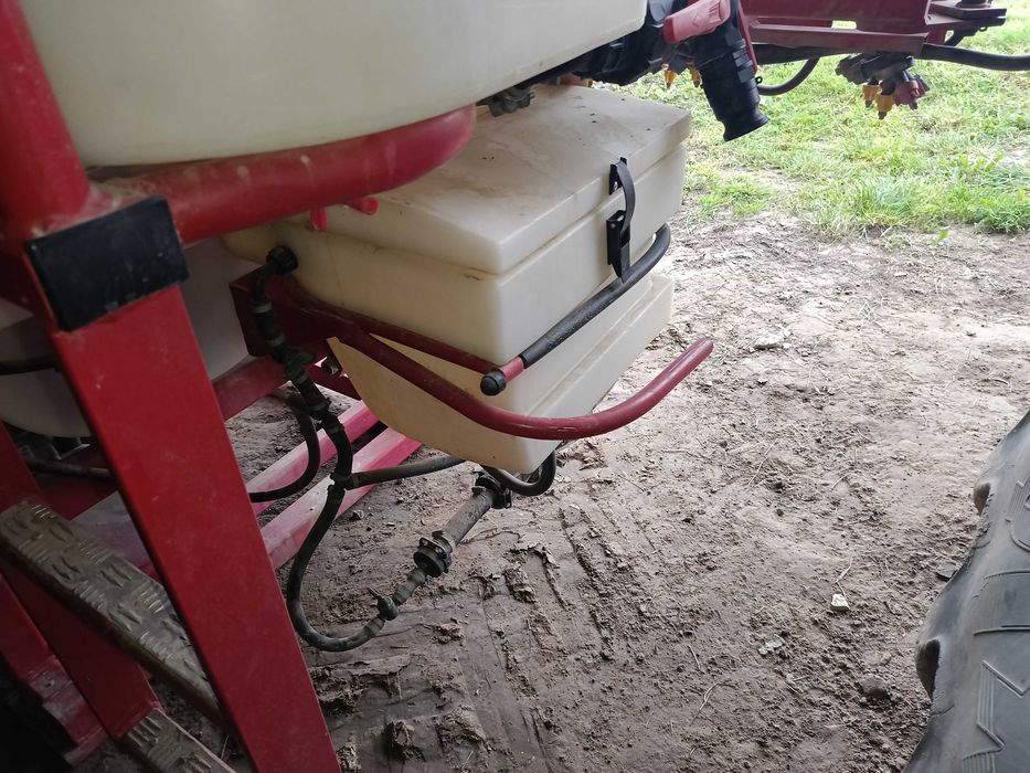 Opryskiwacz 1000 litrów   na Arag   Komputer 180S