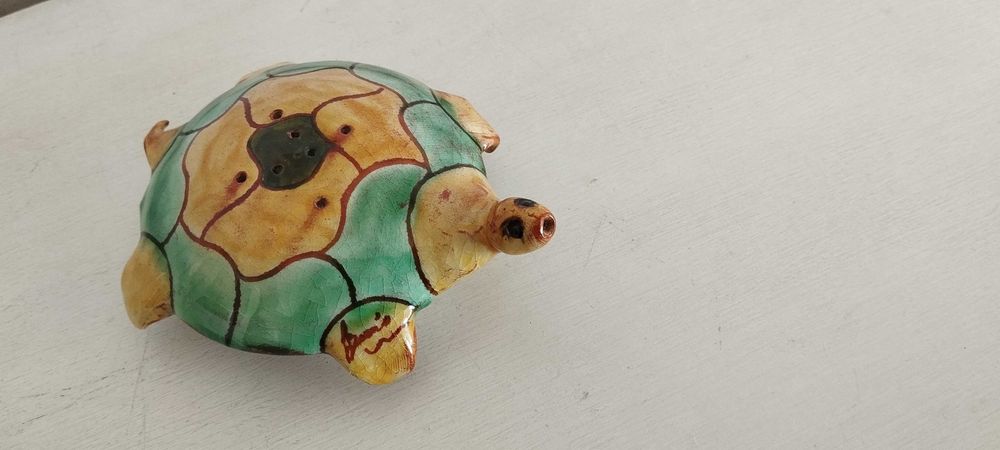 Saleiro decorativo tartaruga em cerâmica pintada â mão445122816928000002