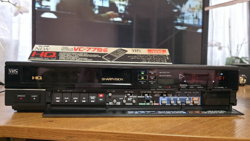 Відеомагнітофон Sharp VC-779E