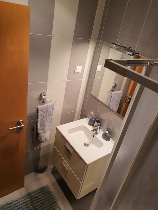 Apartamento t3 duplex em bom estado .