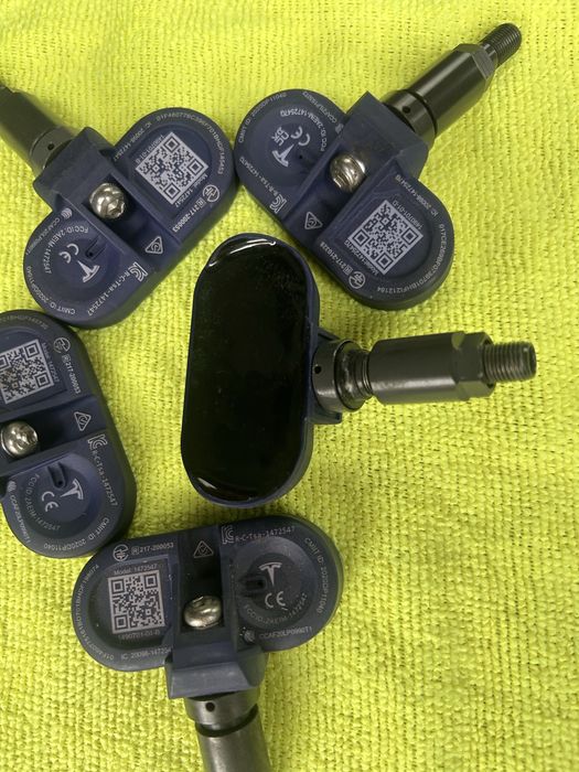 Датчики тиску Тесла  Модел 3 ,Y TPMS tesla
