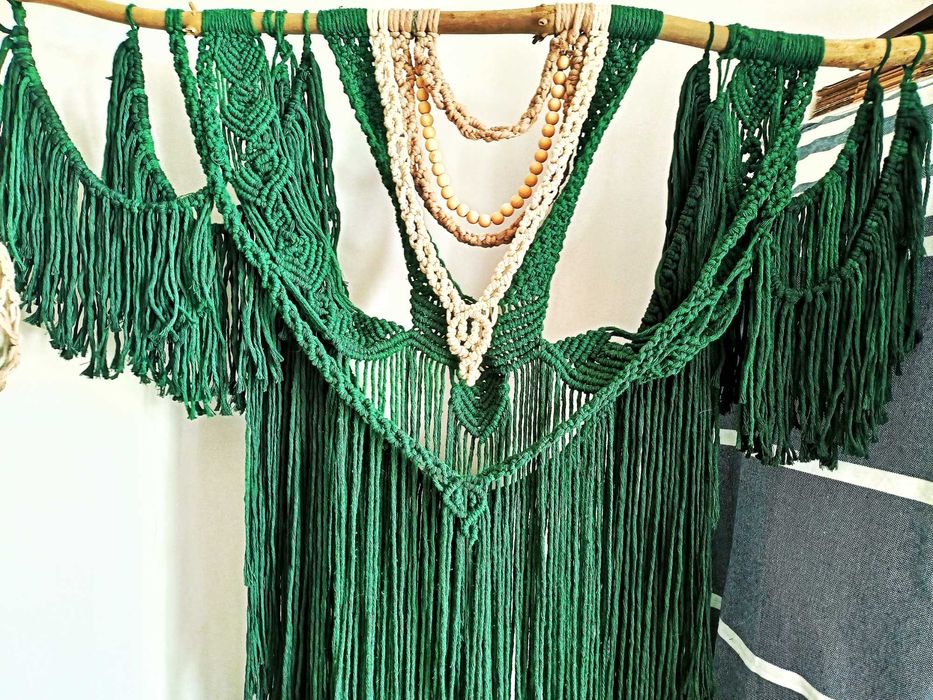 Duża ciemnozielona makrama – gobelin boho na ścianę handmade