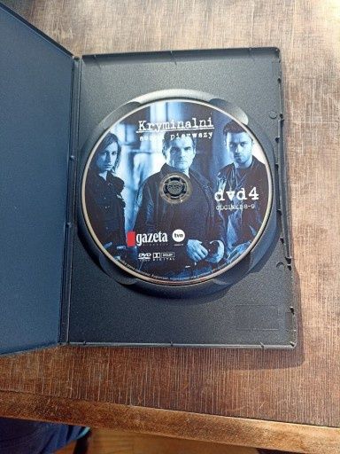 Serial: Kryminalni, sezon 1, płyta 4, odc. 8 i 9, dvd