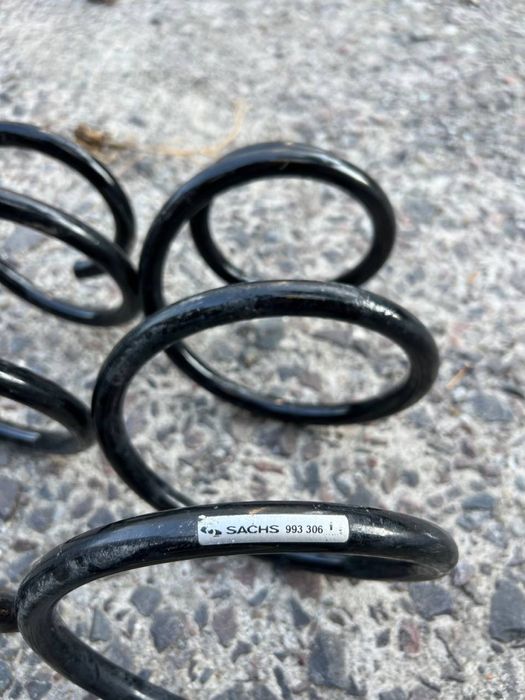 Пружини передні мерседес Віто