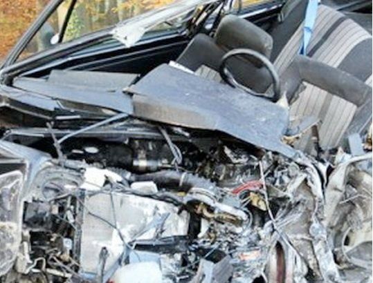 меняю на бытовую технику битый Гольф 2