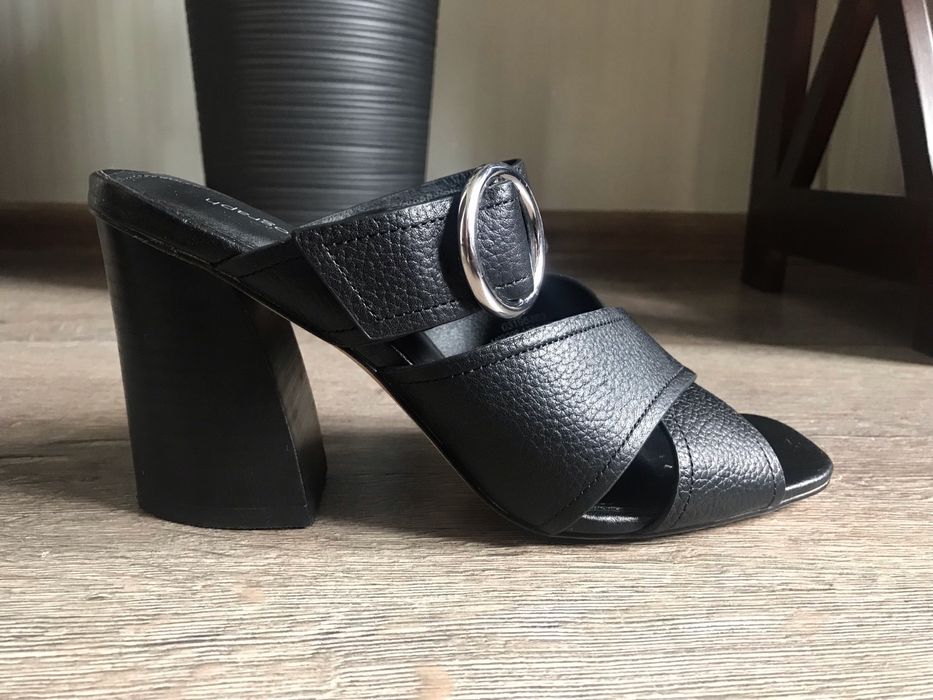 Шльопанці жіночі