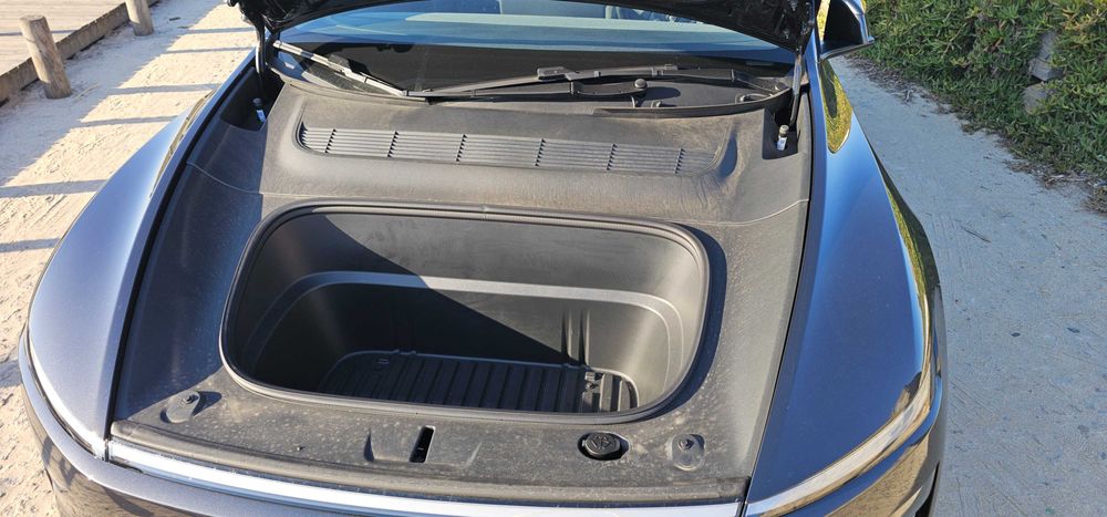 Tesla Model Y Premium LR Dual Motor - Juniper 2025