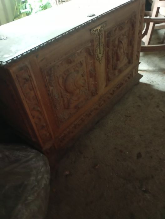 Vendo esta arca muita bonita bom estado