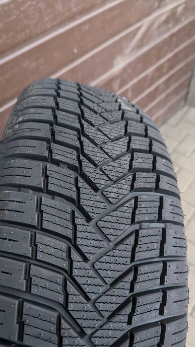 Нові шини Sunny 205/60 R16 96V XL All Season Versat NC501
