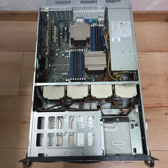 Сервер 2U Supermicro X8DTI-LN4F на 6 корзин