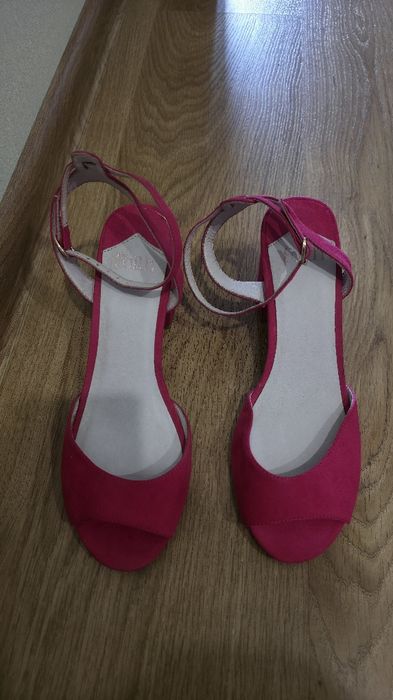 Босоніжки рожеві розові розовые устойчивый каблук стійкий квадратний