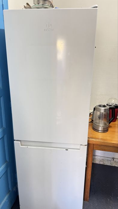 Geladeira para retira peças