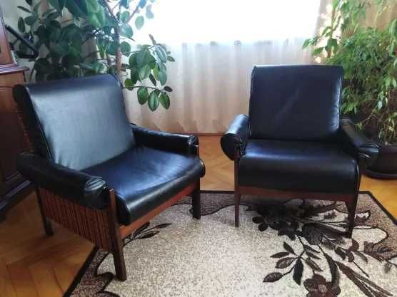 Skórzane fotele w stylu retro vintage