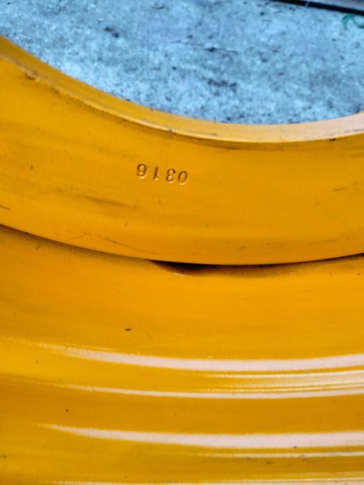 Felgi koparko ładowarka 16.5x8.25. 24XDW14L