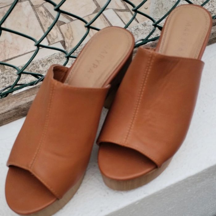 Sandália MaryPaz tacão cor caramelo