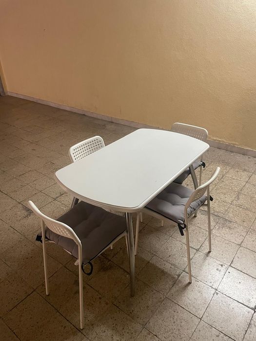 Mesa  cozinha mais 4 cadeiras