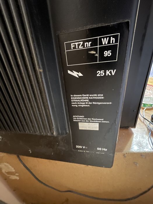 Великий робочий телевізор Karcher, діагональ 68 см