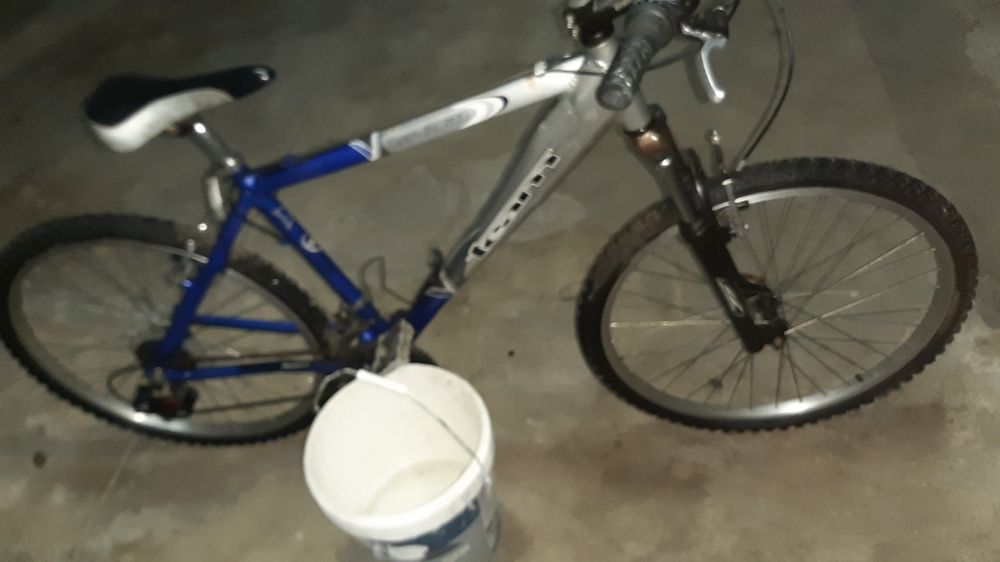 Bicicleta de montanha e uso diário em bom estado