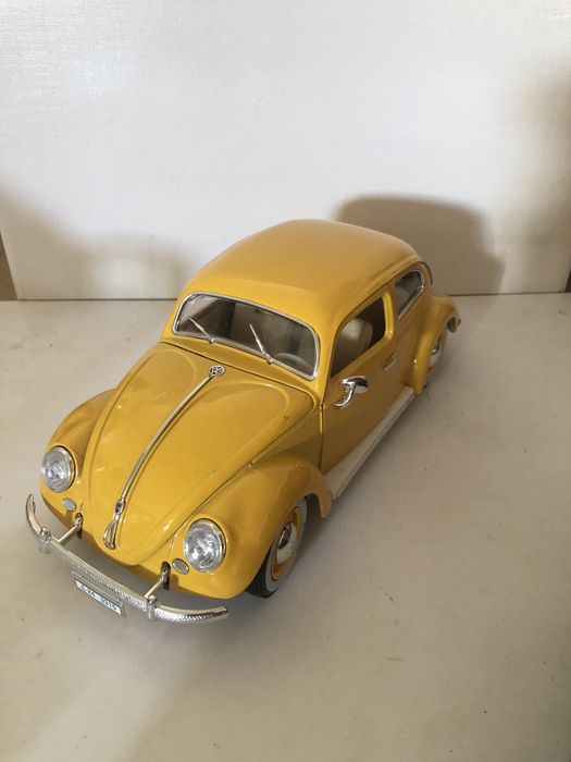 VW carocha miniatura 1:18