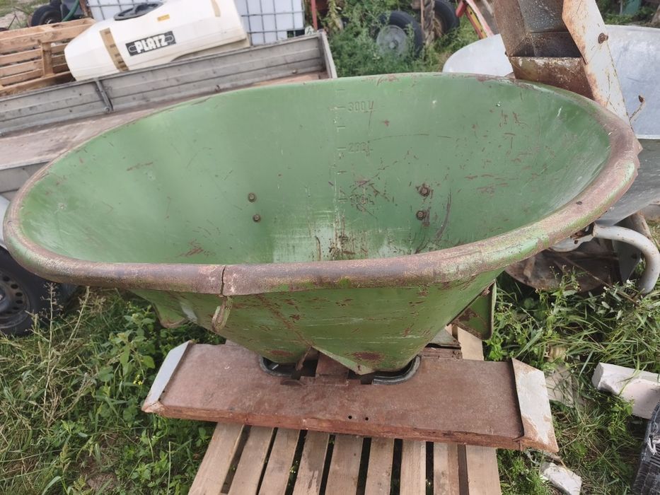 Rozsiewacz nawozów Leyly Centerliner 2,5T  Amazon