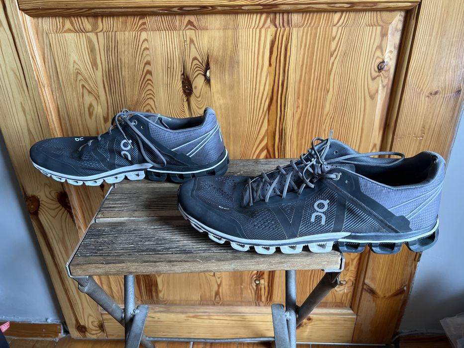Sprzedam buty firmy QN model CloudFlow 46 zmierzona wkładka 30.0 cm