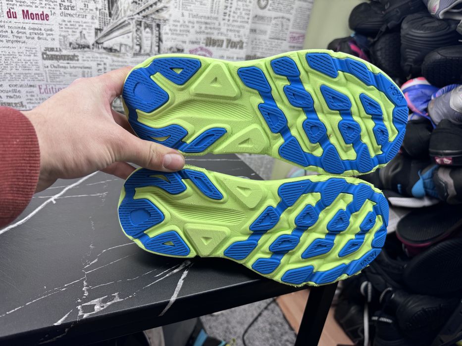 Оригінал Розмір 39 Кросівки Hoka One One Clifton 9 Взуття