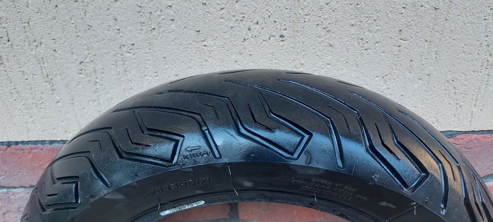 Продам  покришку Michelin   для мото в гарному стані