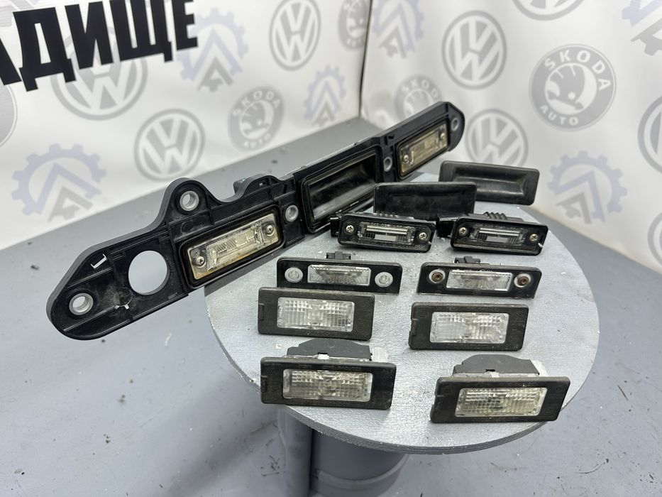 Підсвітка номера, кнопка багажника Гольф Туран Пассат Б6 Шкода Октавія