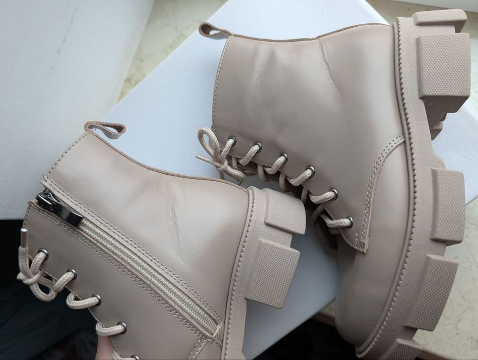 Нові зимові черевики / чоботи 35-36 розмір