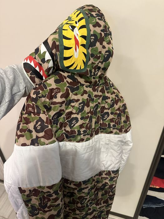 продам куртку Bape