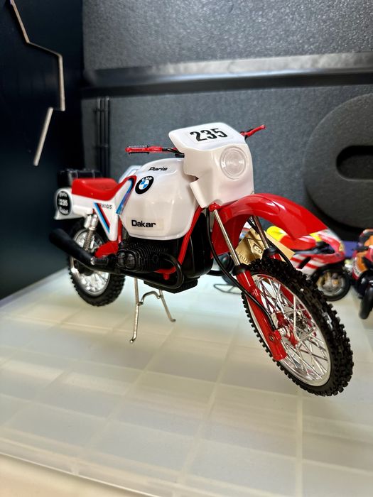 Miniatura BMW R80 G/S Paris-Dakar 1/10 by Guiloy com Caixa