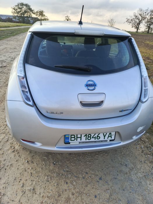 Продам nissan leaf 120 km