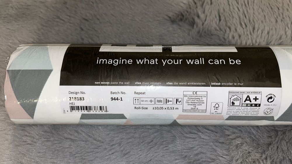 Rolka tapety z wzorem