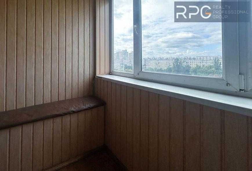 Продається 3к. квартира по вул. А.Солов'яненка,8  рк