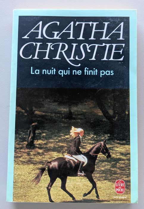 Livro em francês. Agatha Christie e outros.