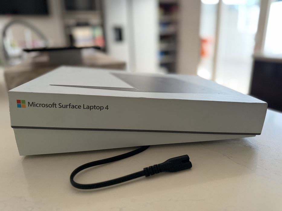 Microsoft surface laptop 4 (13.5” | Intel i5 | 8GB RAM| 512 GB SSD)
