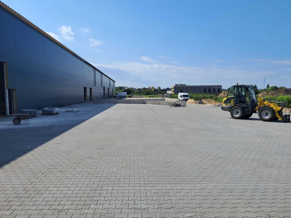 Brukarstwo przemysłowe ,maszynowe układanie kostki , niwelacja 3D