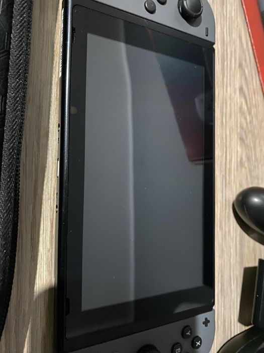 Konsola Nintendo Switch V2 + gra Dark Souls + etui