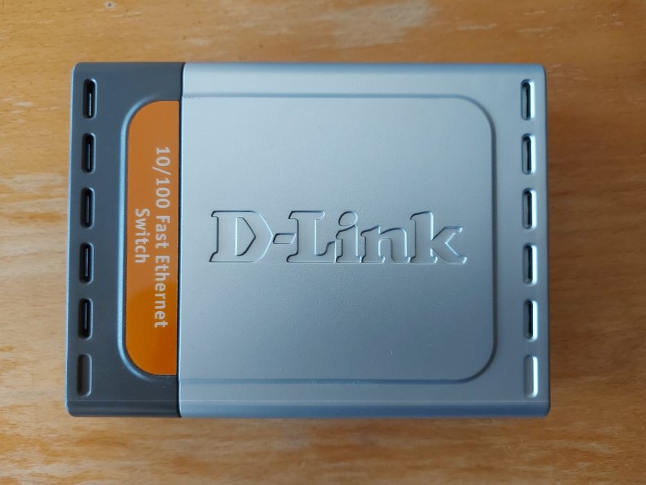 D-Link 5-Port 100 Mbps Switch, Like New64284412660353122