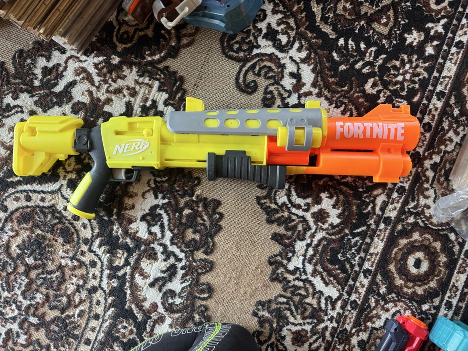 Пістолети Nerf/нерф