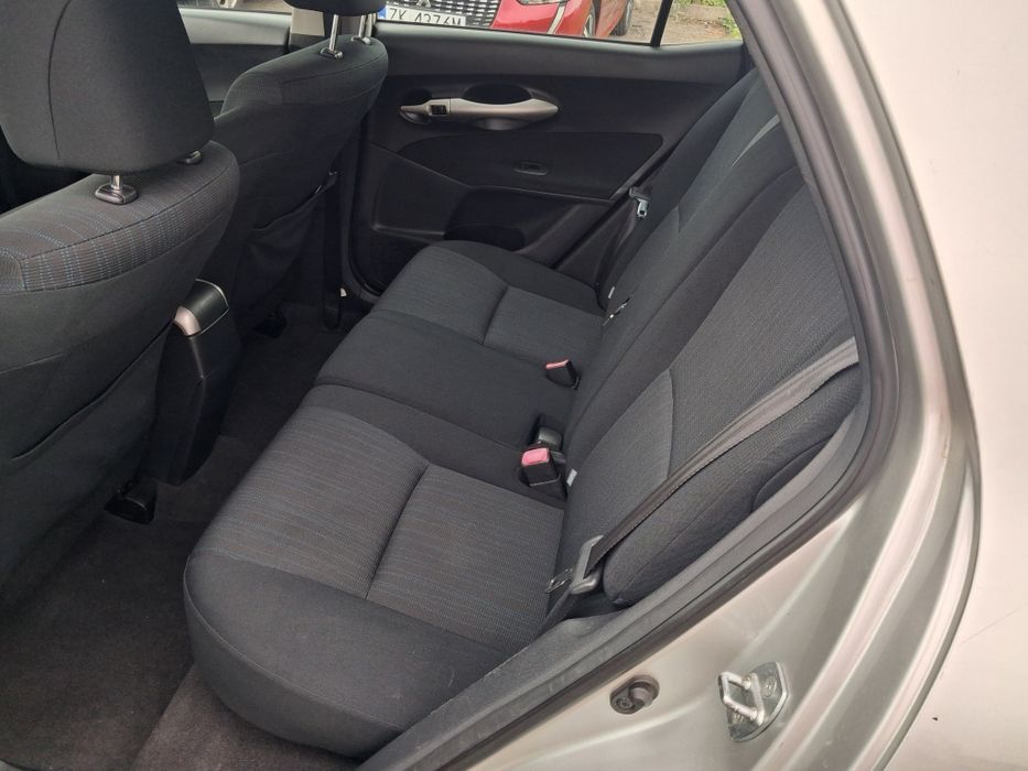 Toyota Auris 1.6 benz . z klimą elektryką alufelgi 5 drzwi