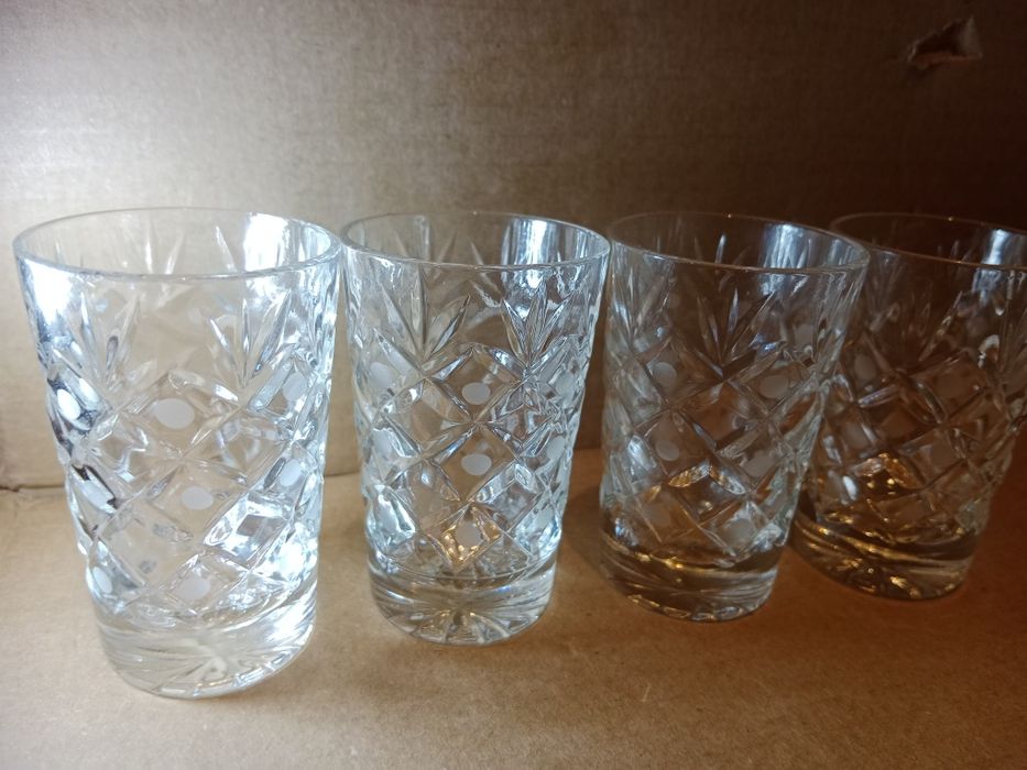 Szkło z czasów PRL-u 4 kiliszki