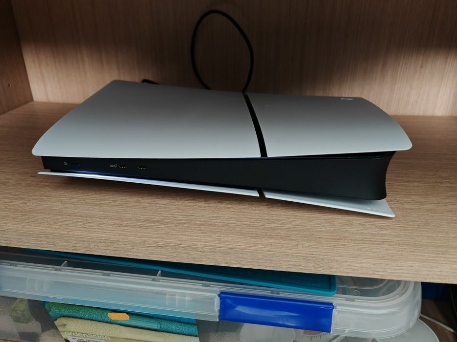 Playstation 5 Slim Edição Digital + Comando + 4 anos de garantia