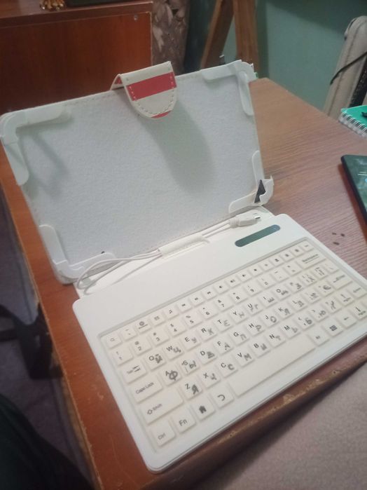 Планшет NEXUS 7 з чохлом клавіатурою .