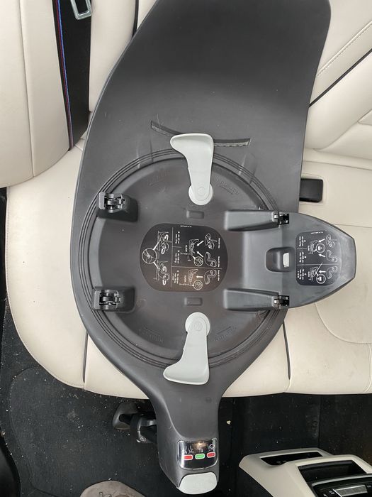 Fotelik Cybex z bazą obrotową