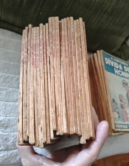 Coleção Antiga 39 Livros / Fascículos "Dívida de Honra" (Anos 30/40)