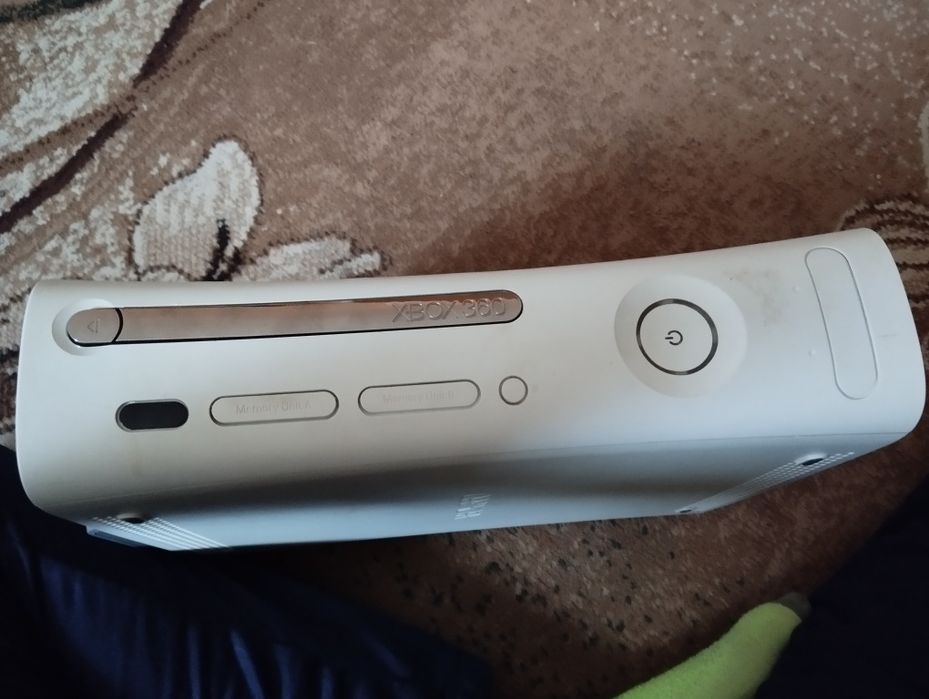 Xbox 360 biały..