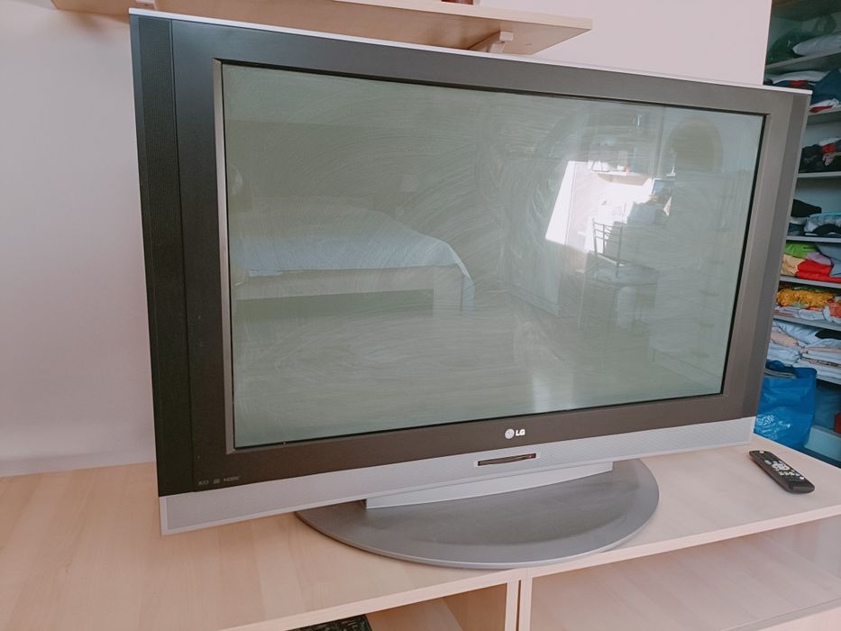 Telewizor LG 42PC3RA 42 cale