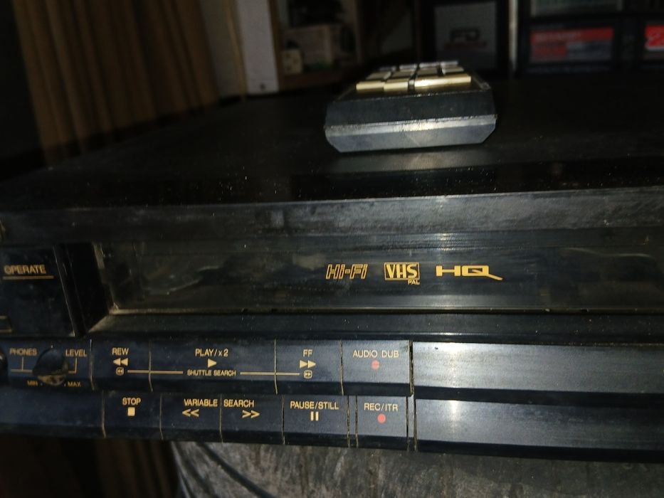 Відеомагнітофрн JVC HR-D750E стерео