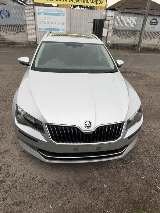 Комплектний перед Skoda Superb 3 Суперб 3 бампер LA7W-8E8E